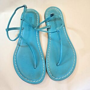 Bernardo Lilly Leather Minimalist T strap thin Sandals size 7
